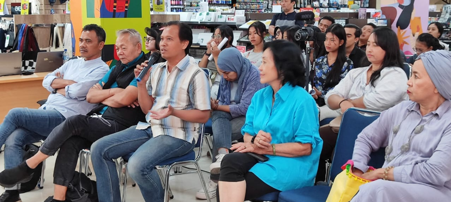 Bincang Buku Awas Kucing Hilang (Lalat Cintaku)