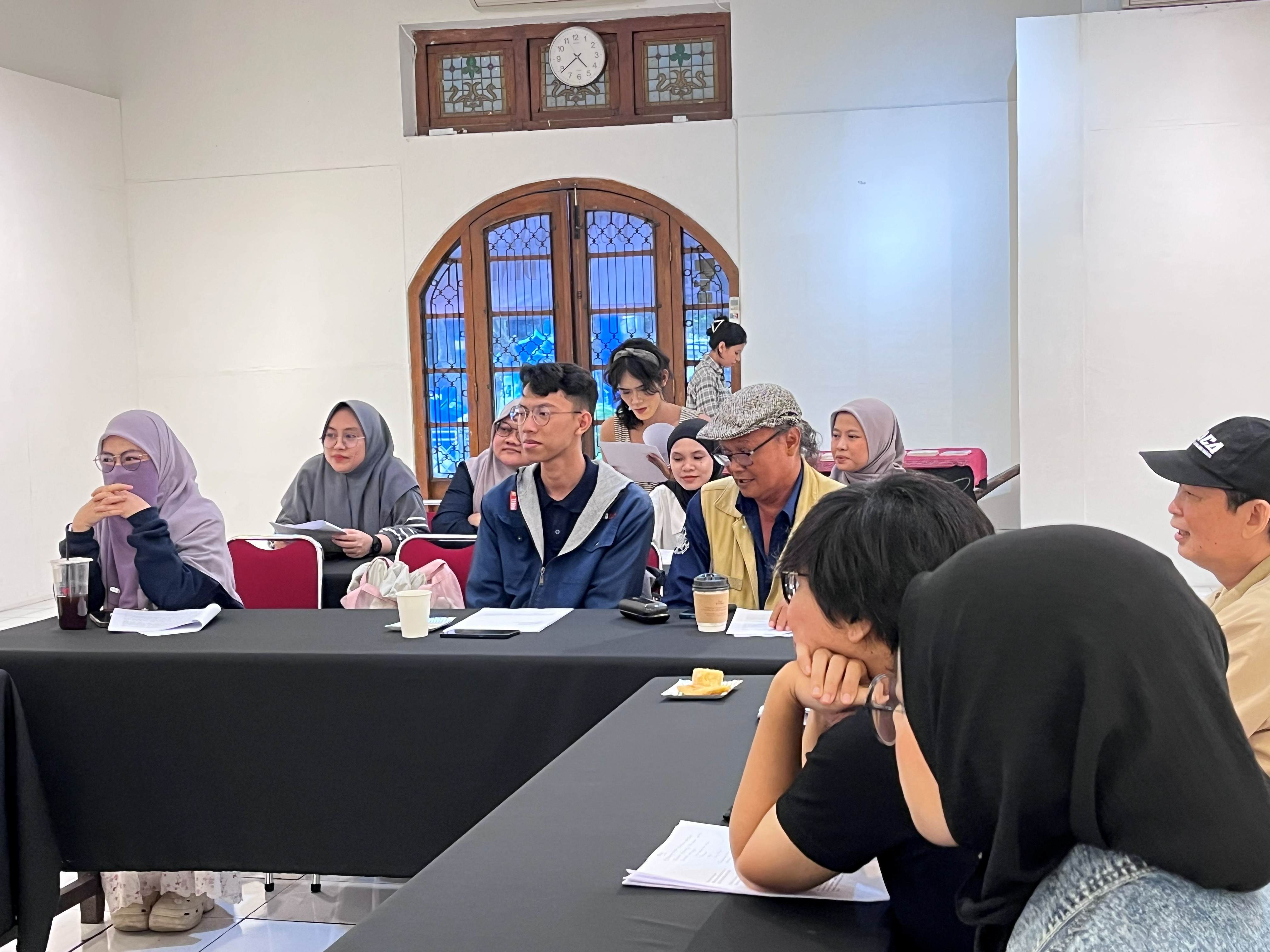 Cerpen “Warung Bu Sally” Karya NH. Dini